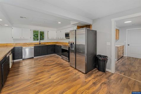 203 5th Avenue Sweet Home OR 97386
