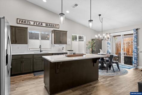 518 Sarah Renee Avenue SE Salem OR 97306