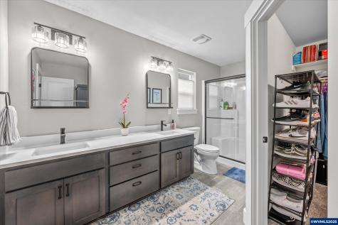518 Sarah Renee Avenue SE Salem OR 97306