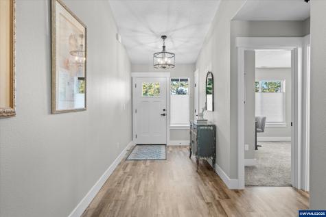 518 Sarah Renee Avenue SE Salem OR 97306