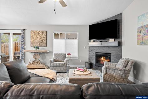 518 Sarah Renee Avenue SE Salem OR 97306