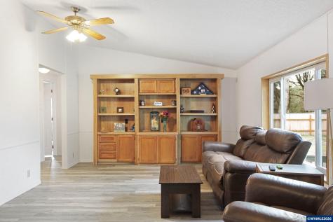 3372 Long Street Sweet Home OR 97386