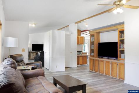 3372 Long Street Sweet Home OR 97386