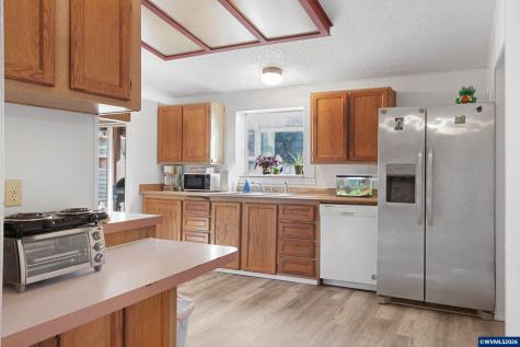 3372 Long Street Sweet Home OR 97386