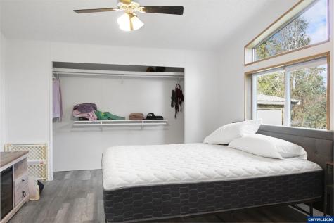 3372 Long Street Sweet Home OR 97386
