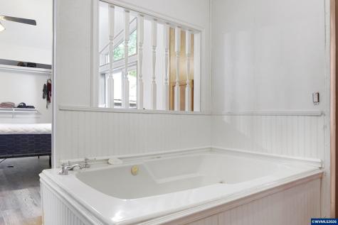 3372 Long Street Sweet Home OR 97386