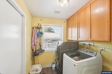4055 Silverton Road NE Salem OR 97305