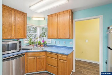 4055 Silverton Road NE Salem OR 97305
