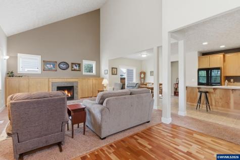 1607 Wood Duck Street Silverton OR 97381