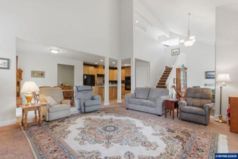 1607 Wood Duck Street Silverton OR 97381