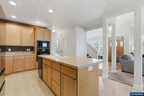 1607 Wood Duck Street Silverton OR 97381