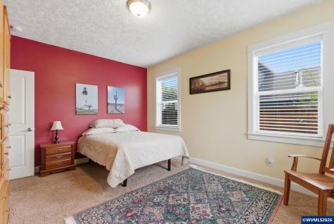 1607 Wood Duck Street Silverton OR 97381