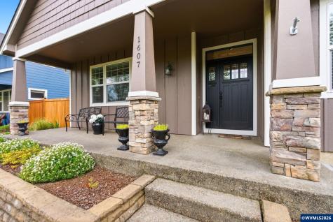 1607 Wood Duck Street Silverton OR 97381