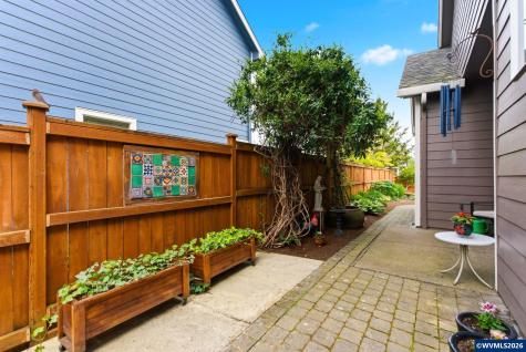 1607 Wood Duck Street Silverton OR 97381