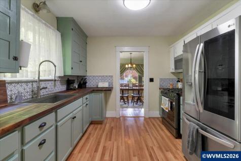 855 20th Street NE Salem OR 97301