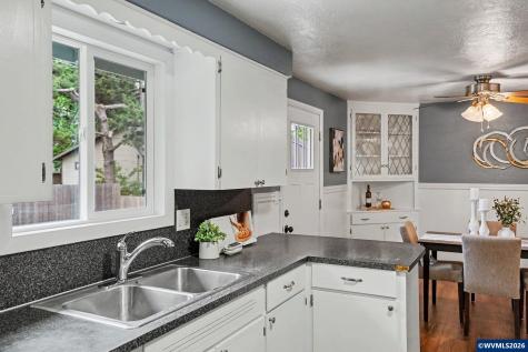 4436 Barrett Street S Salem OR 97302