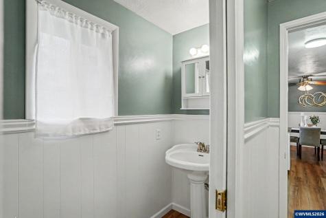 4436 Barrett Street S Salem OR 97302