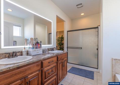 1804 Settlers Spring Drive NW Salem OR 97304
