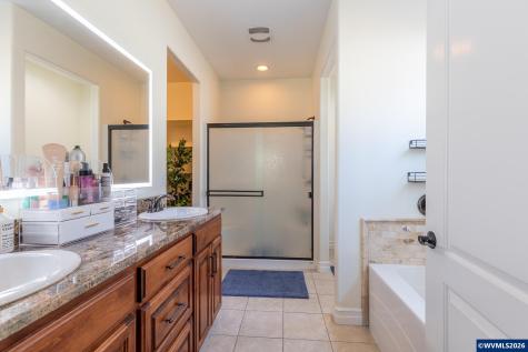 1804 Settlers Spring Drive NW Salem OR 97304
