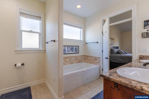 1804 Settlers Spring Drive NW Salem OR 97304