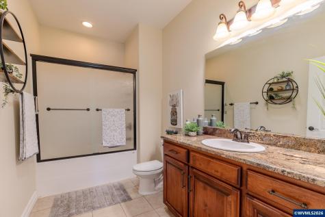 1804 Settlers Spring Drive NW Salem OR 97304