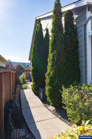 1804 Settlers Spring Drive NW Salem OR 97304
