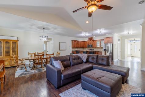 1804 Settlers Spring Drive NW Salem OR 97304