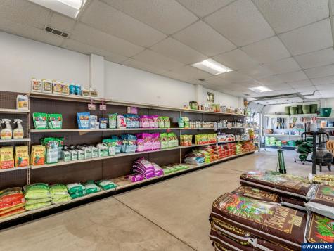 5795 S Santiam Highway Lebanon OR 97355