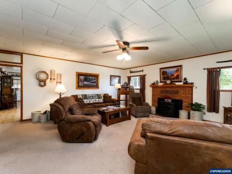 5795 S Santiam Highway Lebanon OR 97355