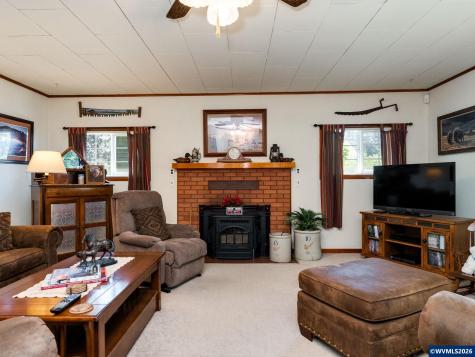 5795 S Santiam Highway Lebanon OR 97355