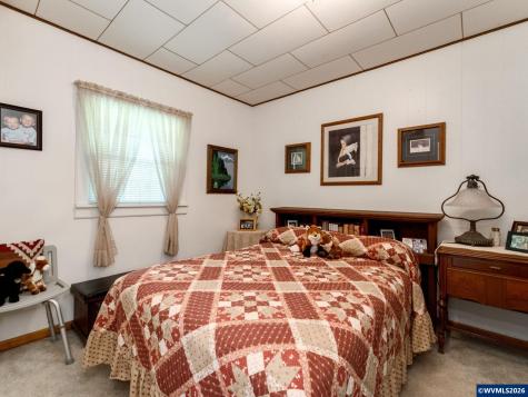 5795 S Santiam Highway Lebanon OR 97355
