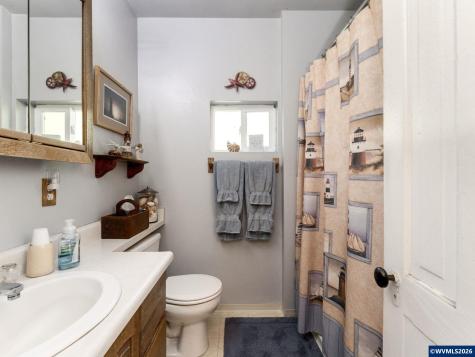 5795 S Santiam Highway Lebanon OR 97355