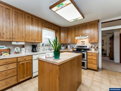 5795 S Santiam Highway Lebanon OR 97355