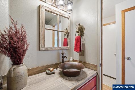 842 29th Avenue Sweet Home OR 97386