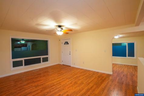 3555 Middle Grove Drive NE Salem OR 97305
