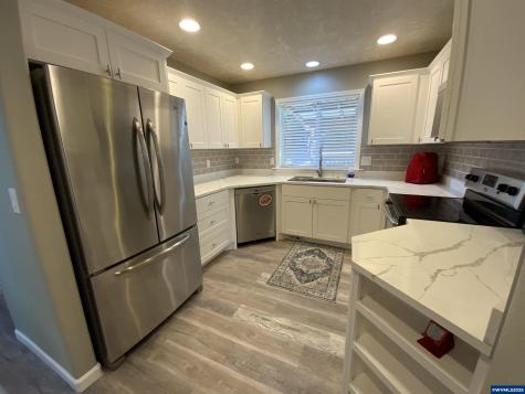 1553 Ammon Street NW Salem OR 97304
