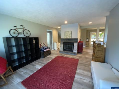 1553 Ammon Street NW Salem OR 97304