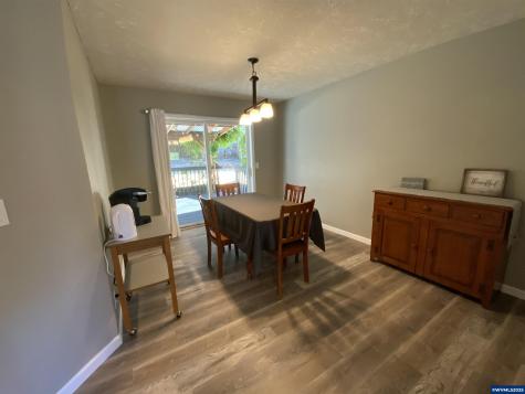 1553 Ammon Street NW Salem OR 97304