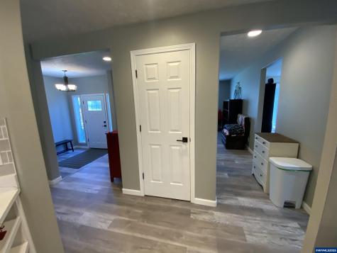 1553 Ammon Street NW Salem OR 97304