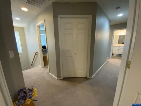 1553 Ammon Street NW Salem OR 97304