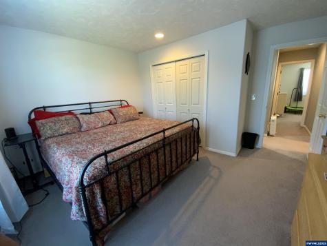 1553 Ammon Street NW Salem OR 97304