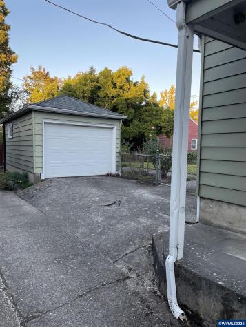1775 Grant Street NE Salem OR 97301