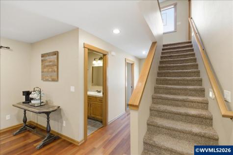2495 Stoneway Court NW Salem OR 97304