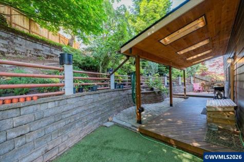 2495 Stoneway Court NW Salem OR 97304