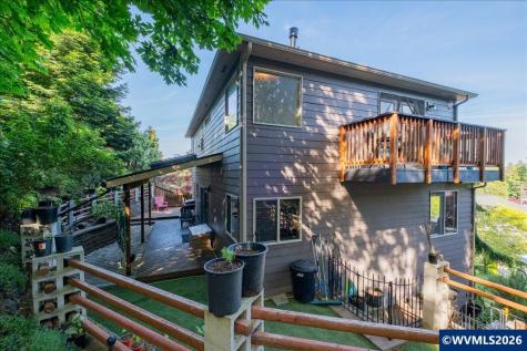 2495 Stoneway Court NW Salem OR 97304
