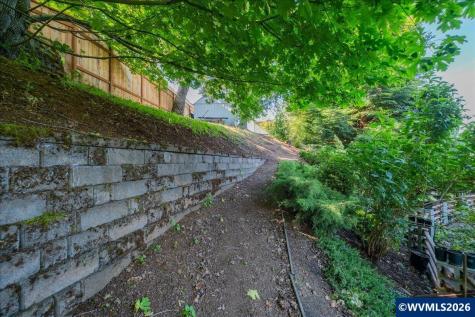 2495 Stoneway Court NW Salem OR 97304