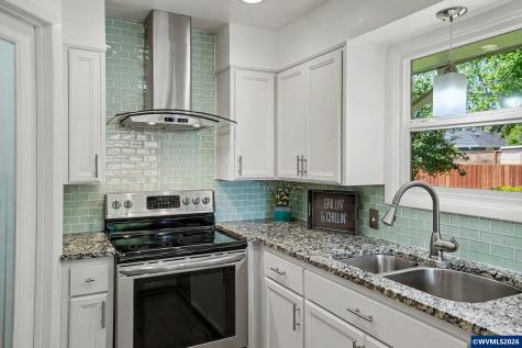 1525 Evergreen Avenue NE Salem OR 97301