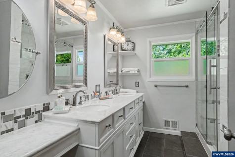 1525 Evergreen Avenue NE Salem OR 97301