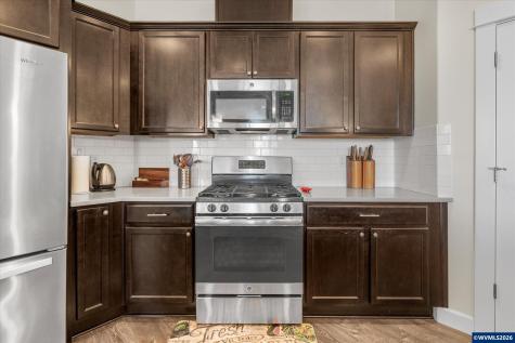 365 Sunset Lane N Monmouth OR 97361-8915