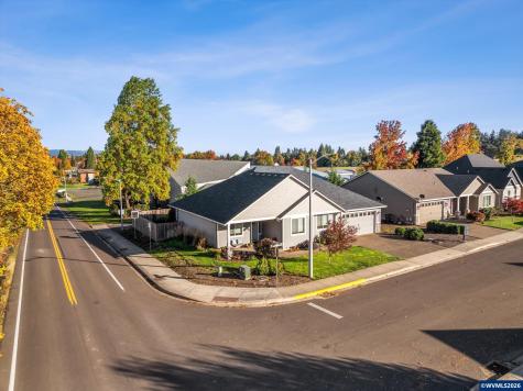 365 Sunset Lane N Monmouth OR 97361-8915